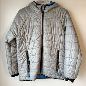 GAP Kids Recycled Lightweight PrimaLoft Puffer Jacket in Gray with Blue Lining